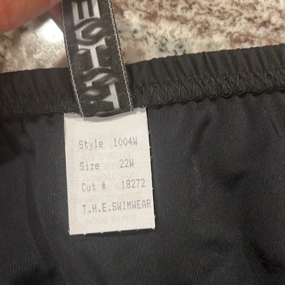 New T.H.E. Swim skirt - Picture 7 of 13
